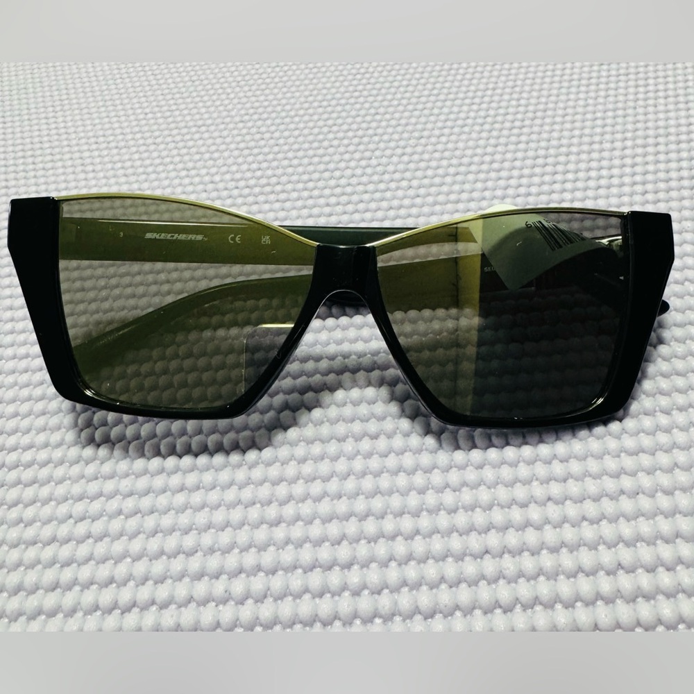 SKECHERS Sleek Black Sunglasses